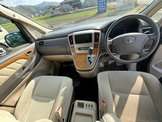 トヨタ アルファード 車両画像 3