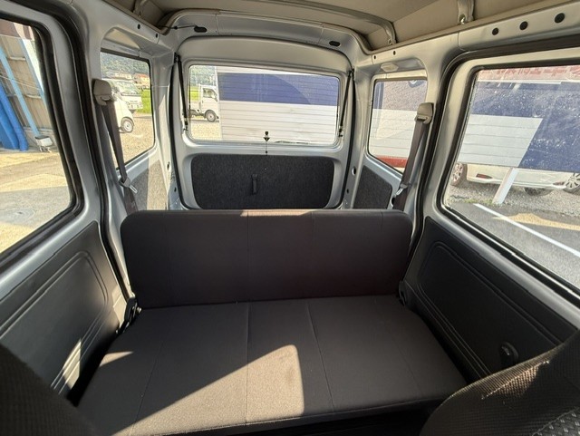 スバル サンバーバン 車両画像 4