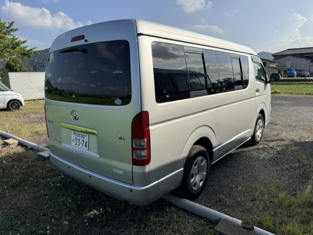 トヨタ ハイエース 車両画像 2