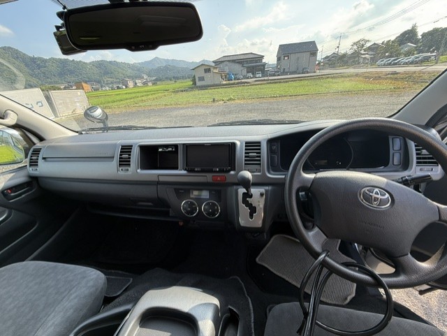 トヨタ ハイエース 車両画像 4
